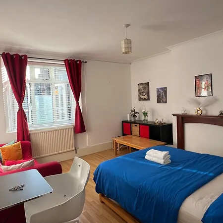 Happy Homestay London
